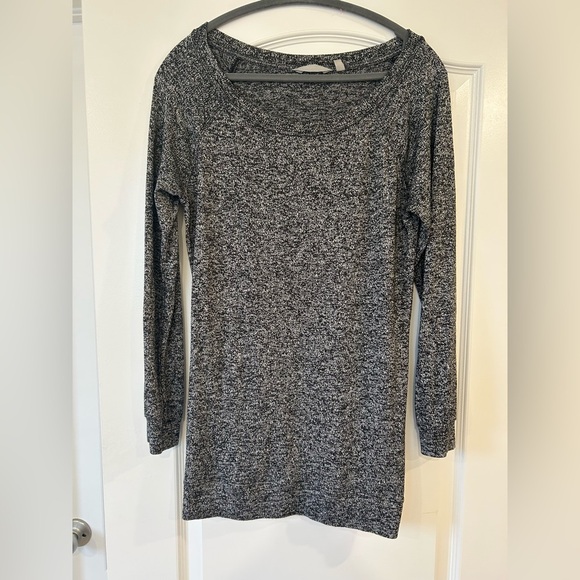 EUC Athleta Pose Long Sleeve Tunic Top - Picture 2 of 7